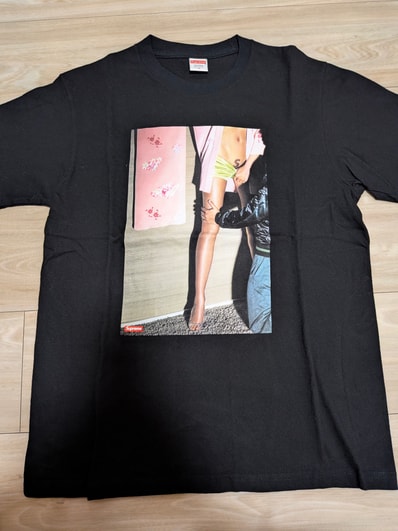 Supreme Model Tee "Black"