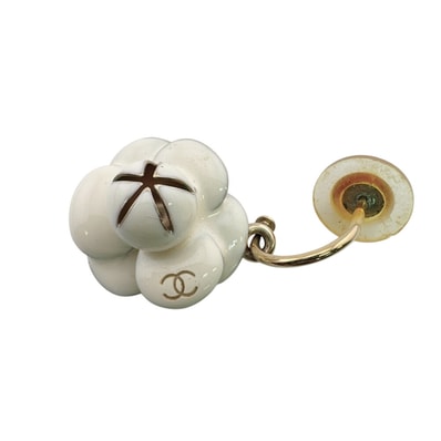 シャネル CHANEL ピアス カメリア ピアス カメリア フラワー 2002年春コレクション ヴィンテージ ブランド 片方のみ コメ有02P ホワイト