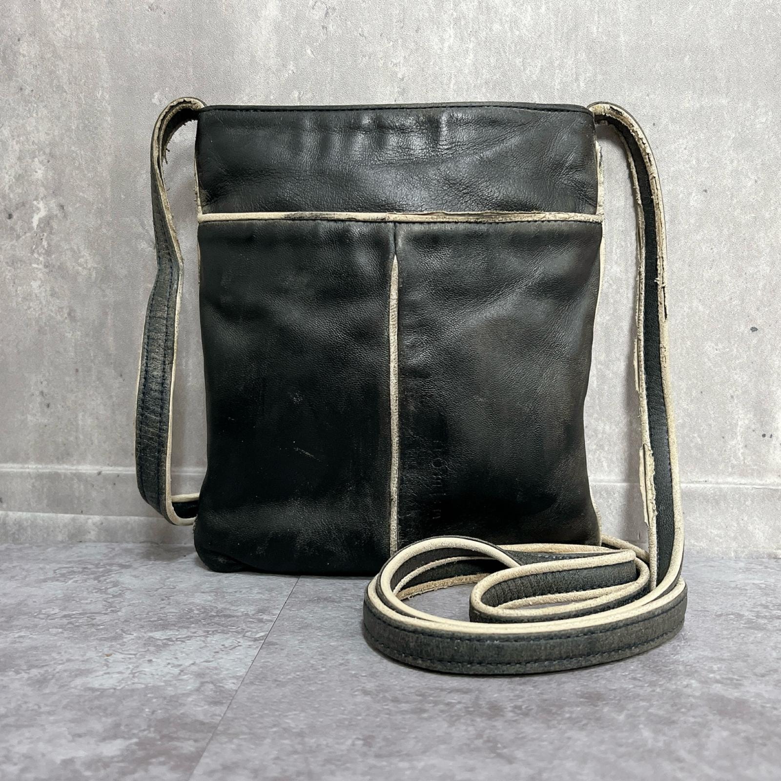 【LOEWE】ロエベ ショルダーバッグ ポシェット レザー ブラック ホワイト パイピング バイカラー 斜め掛け クロスボディ レディース 縦型