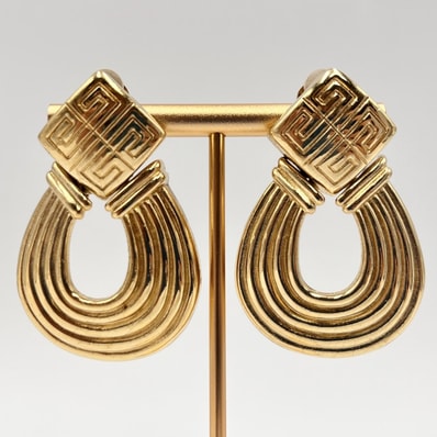 GIVENCHY(ジバンシィ)4Gロゴ ヴィンテージ イヤリング ゴールドカラー サークルデザイン クリップ式 レディース【中古】