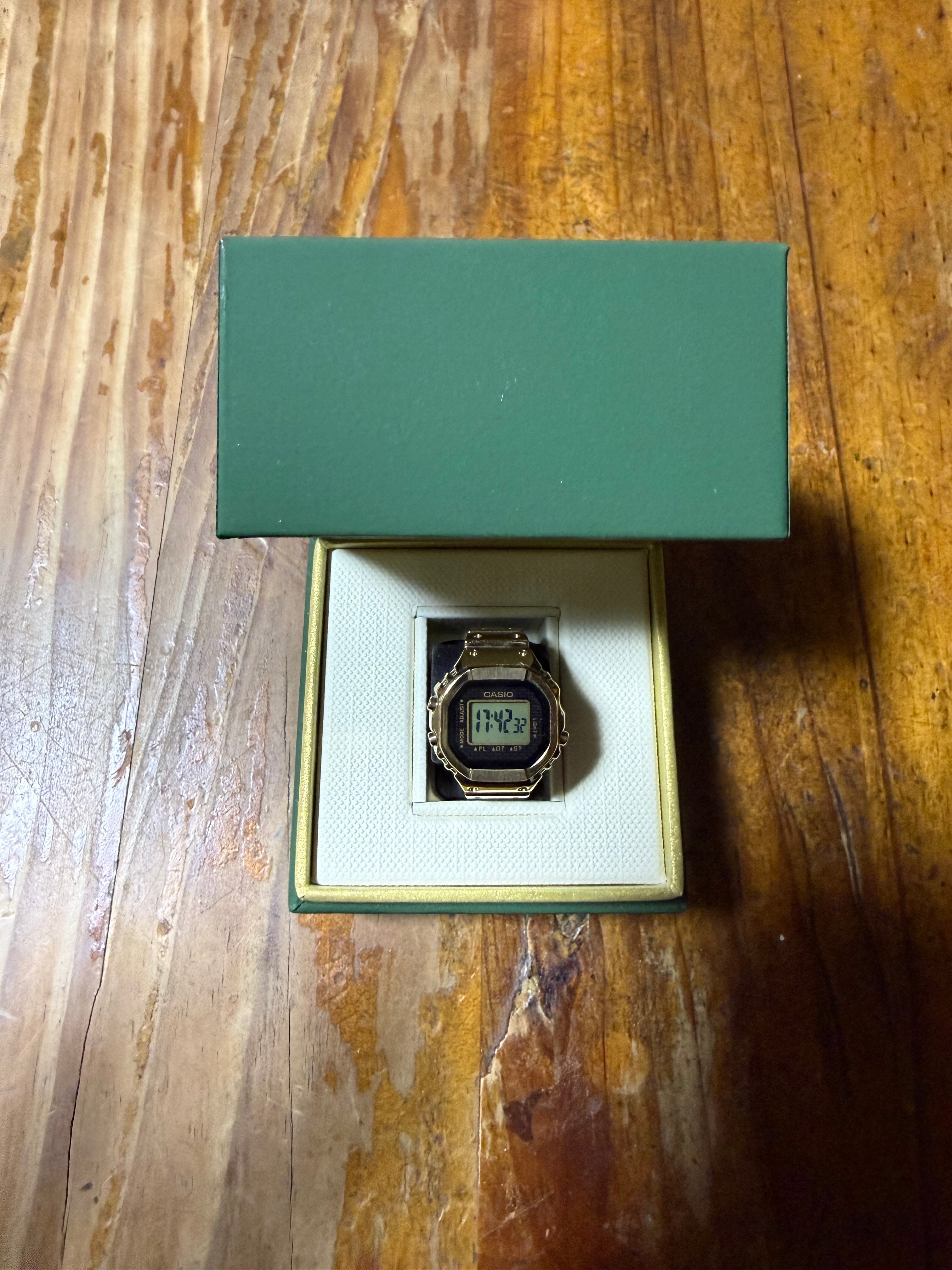 カシオ リング ウォッチ "ゴールド" CRW-001G