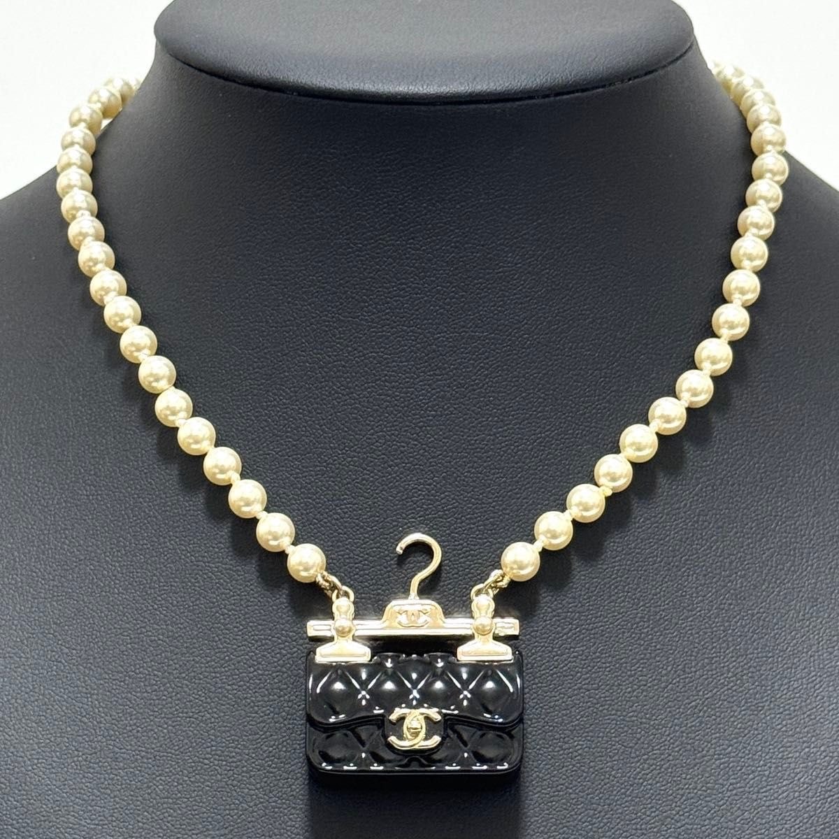 シャネル ネックレス ペンダント neck lace アクセサリー バッグ型 ハンガー マトラッセ ココマーク フェイクパール ゴールド 金 gold ブラック 黒 black AB9848 B23 新品 未使用 CHANEL
