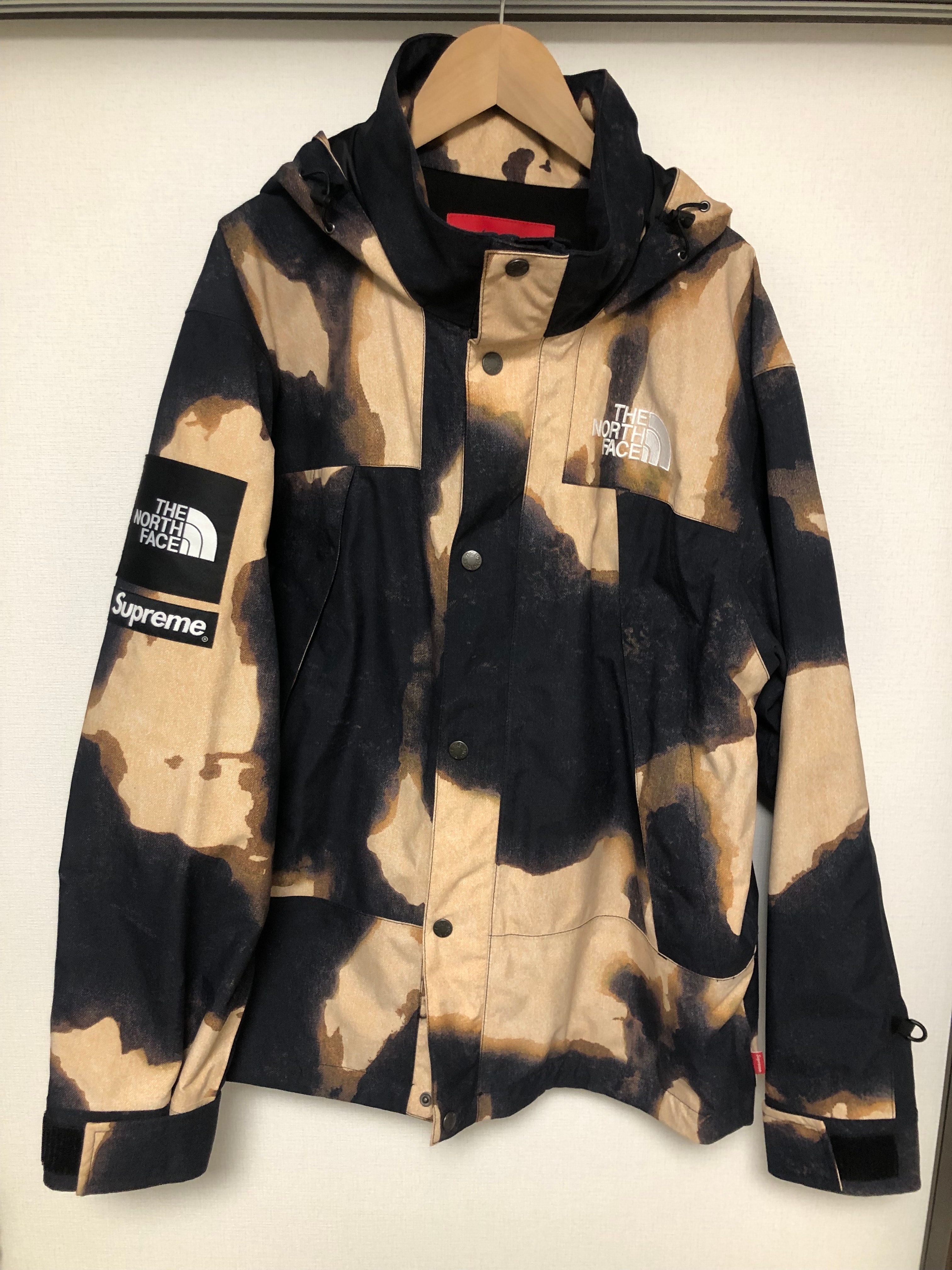Supreme x The North Face Bleached Denim Print Mountain Jacket "Black"