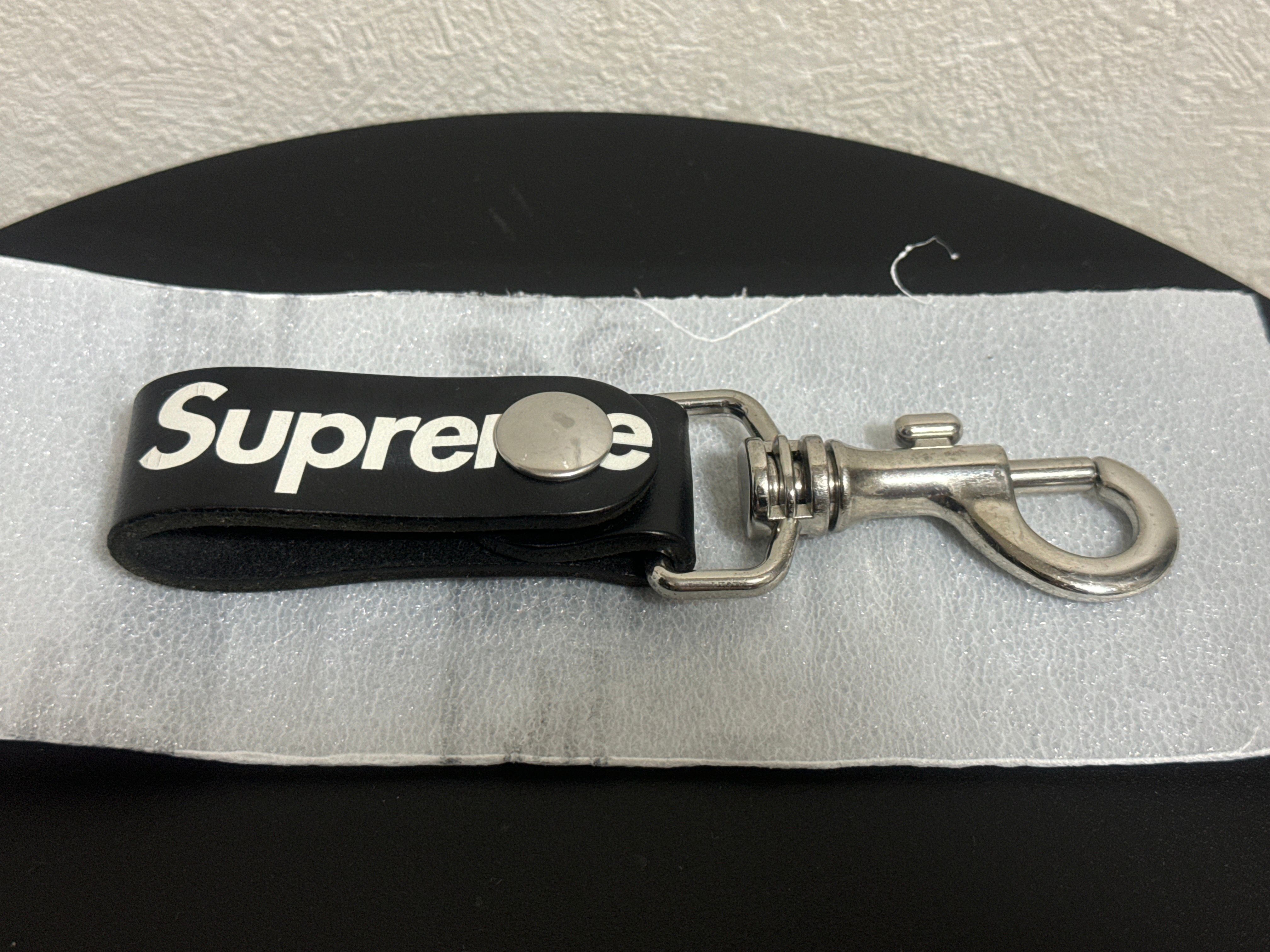 Supreme Leather Key Loop "Black"