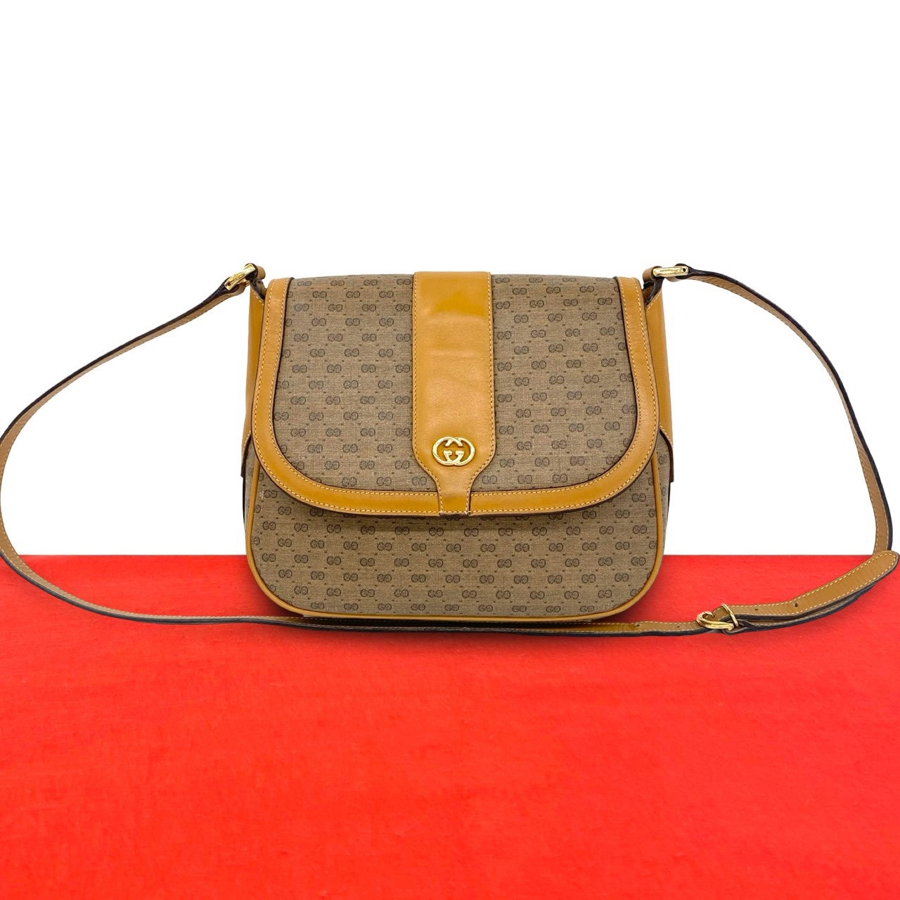 GUCCI グッチ マイクロGG ロゴ 金具 レザー PVC ショルダーバッグ ブラウン
 56829