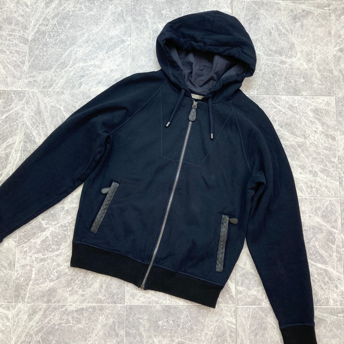 BOTTEGAVENETA ボッテガヴェネタ イントレチャート ジップアップ パーカー 465676 VZZY5 46 コットン ウール ネイビー ブラック  メンズ【中古】