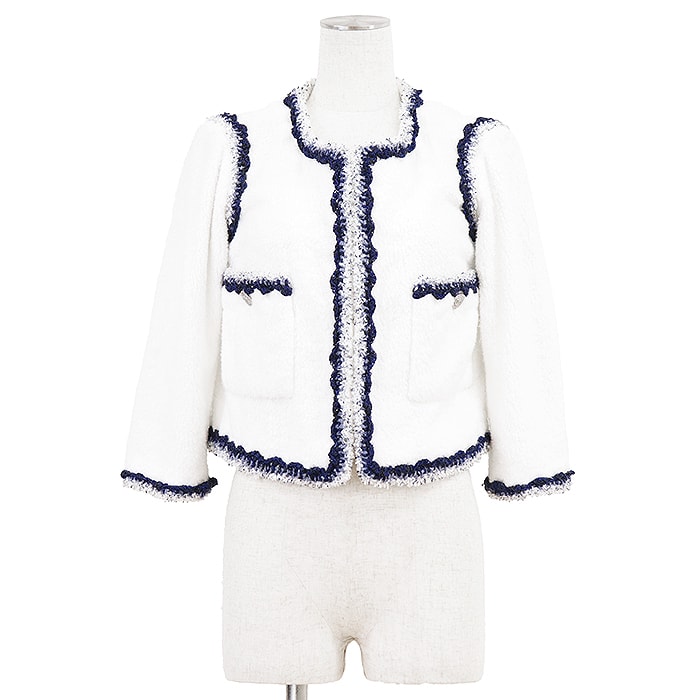 CHANEL シャネル ノーカラージャケット P42672 サイズ 36 レディース 2012年製 メタリック COCOマークボタン トリム ブークレ調 裏パイル アウター ホワイト ブルー 白 青 フランス製 カール・ラガーフェルド期