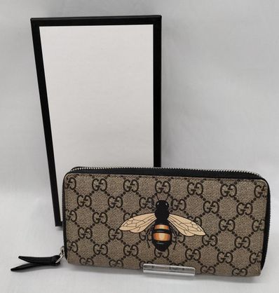 GUCCI Bee Print GG Supreme Zip Around Wallet