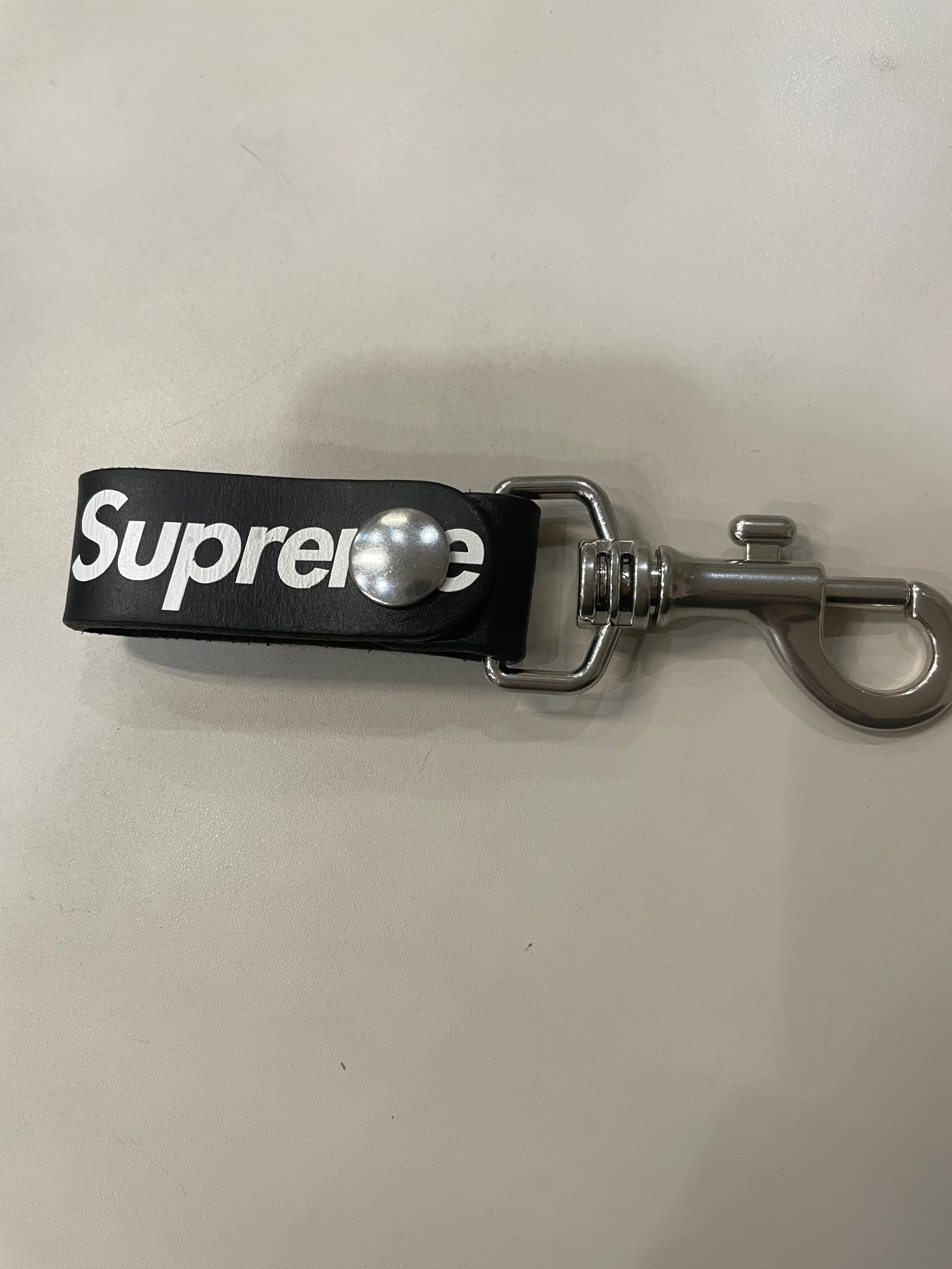 Supreme Leather Key Loop "Black"