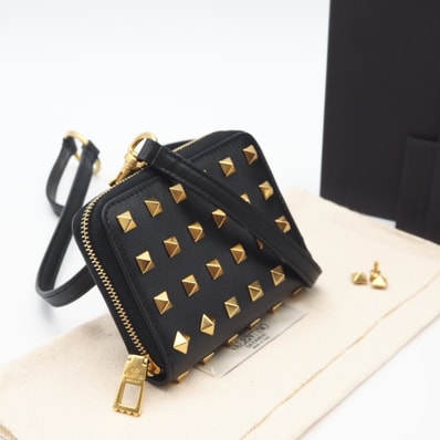 極美品 VALENTINO ヴァレンティノ ロックスタッズ ネックストラップ付きウォレット WY0P0R48HXN 2wayショルダーバッグ ブラック ゴールド レザー レディース
