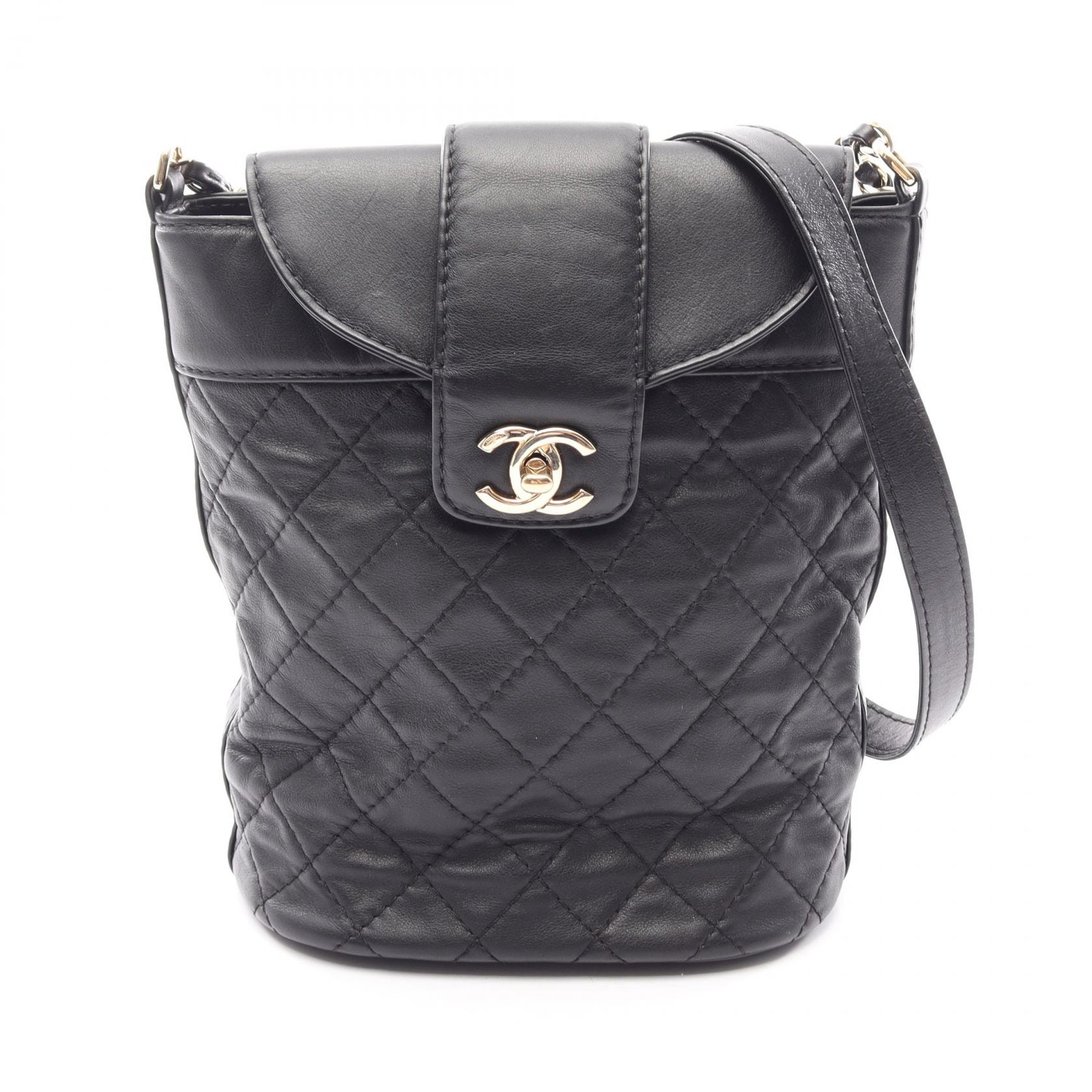 シャネル CHANEL マトラッセ バケット ショルダーバッグ バッグ レザー レディース ブラック系 【中古】