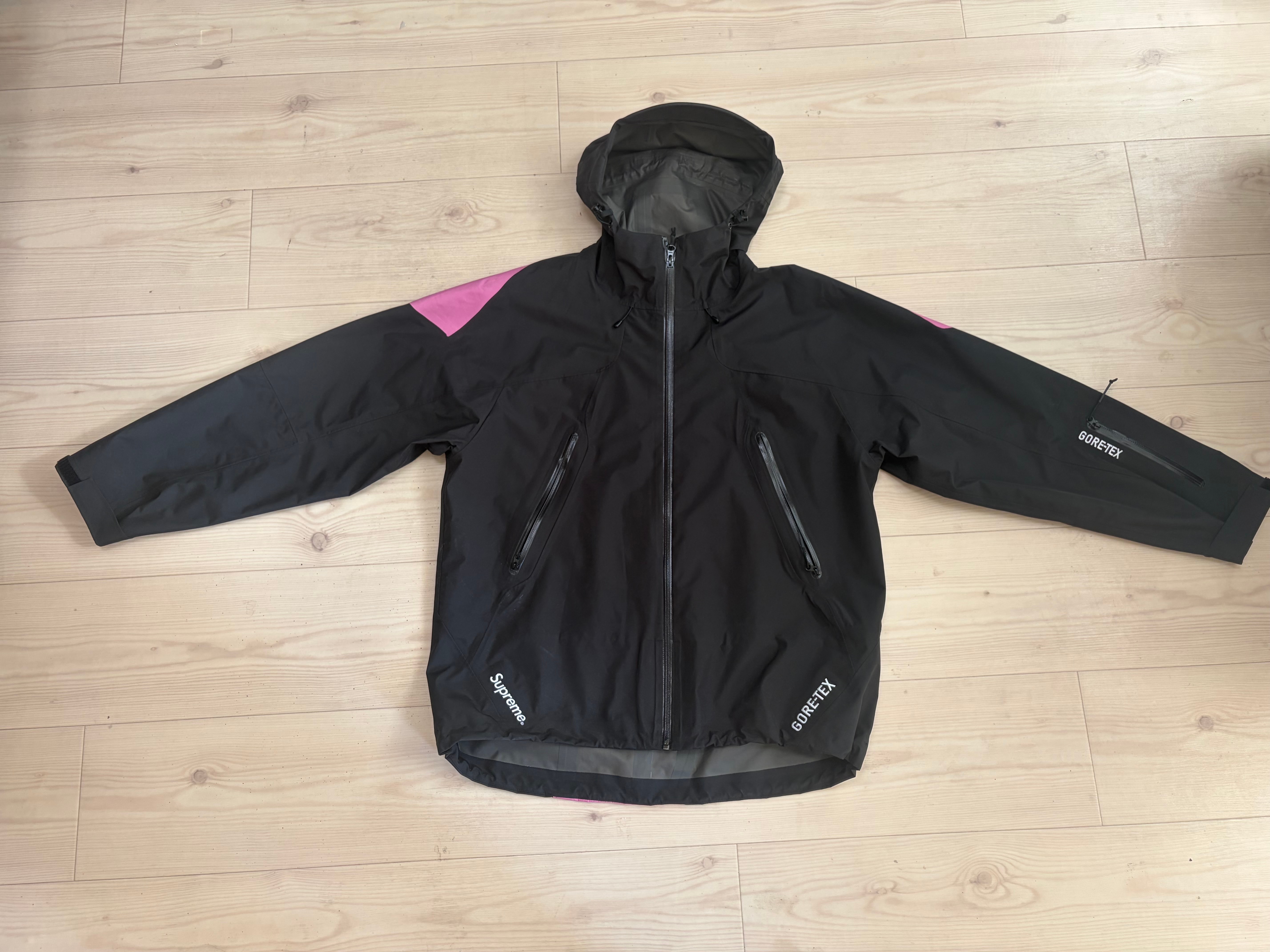 Supreme Gonz GORE-TEX Shell Jacket "Black"