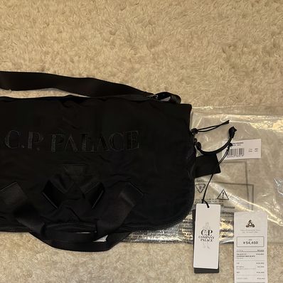 PALACE x C.P. COMPANY Shoulder Bag "Black"