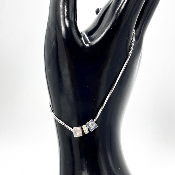 Christian Dior(クリスチャンディオール) CDロゴ キューブモチーフ ブレスレット シルバー レディース アクセサリー 【中古】