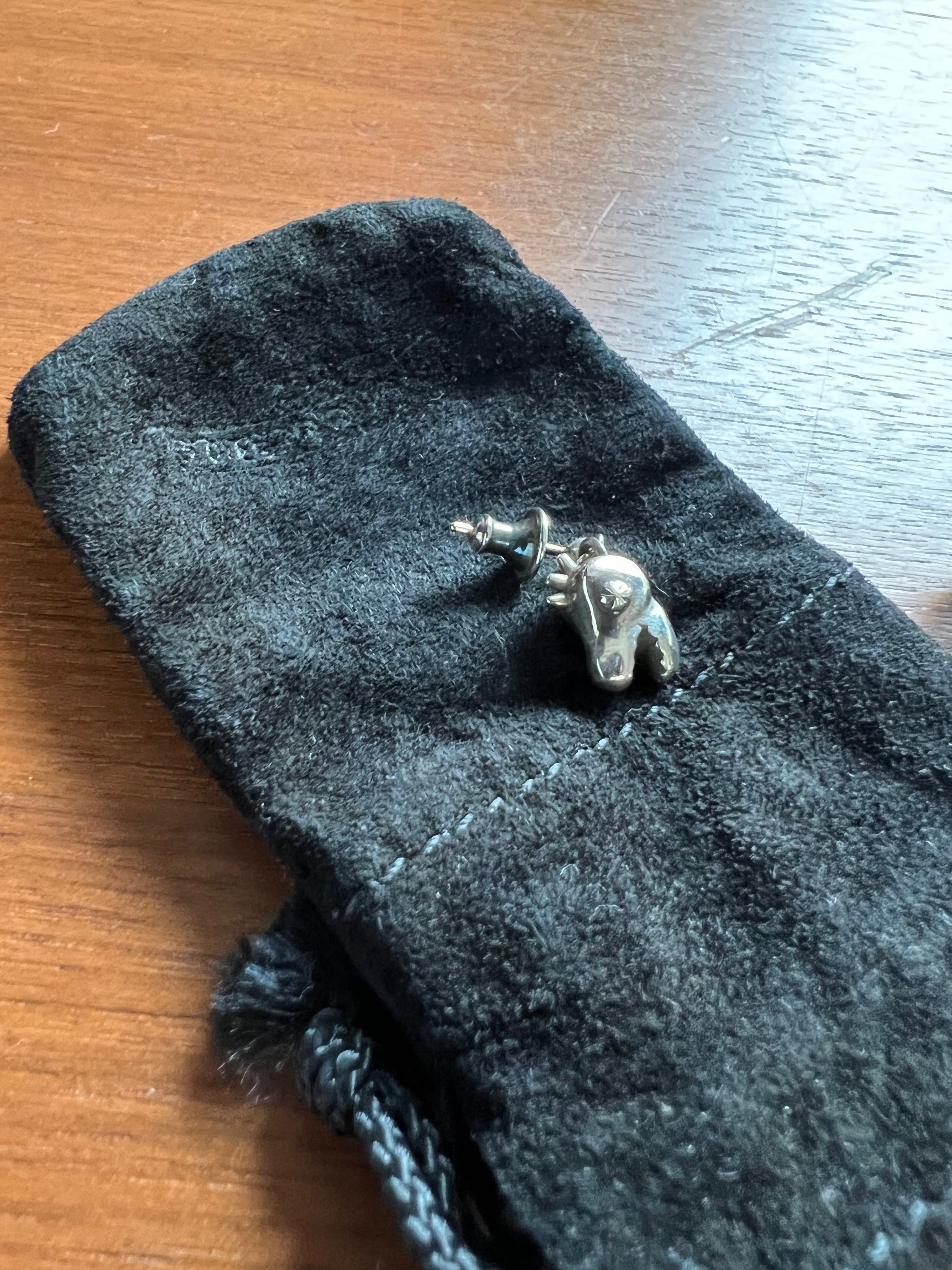 ダイナソーピアス