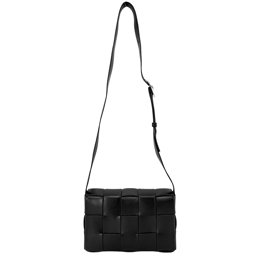 BOTTEGAVENETA ボッテガヴェネタ ショルダーバッグ イントレチャート カセット 肩掛け 斜め掛け レザー ブラック 黒 シルバー金具 レディース【中古品】
