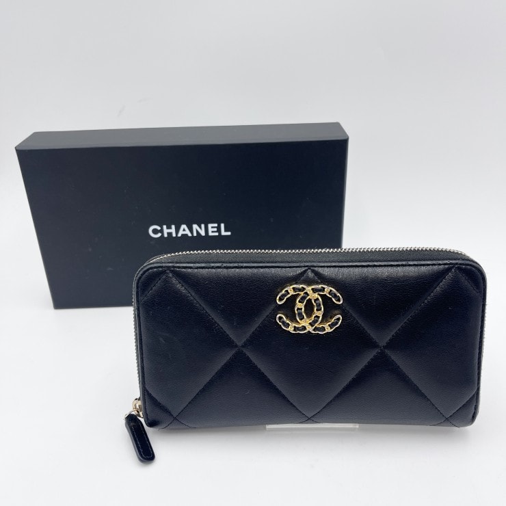 CHANEL(シャネル)シャネル19 ロング ジップ ウォレット 長財布 ラウンドファスナー マトラッセ レザー ブラック ゴールド金具 AP1063【中古】