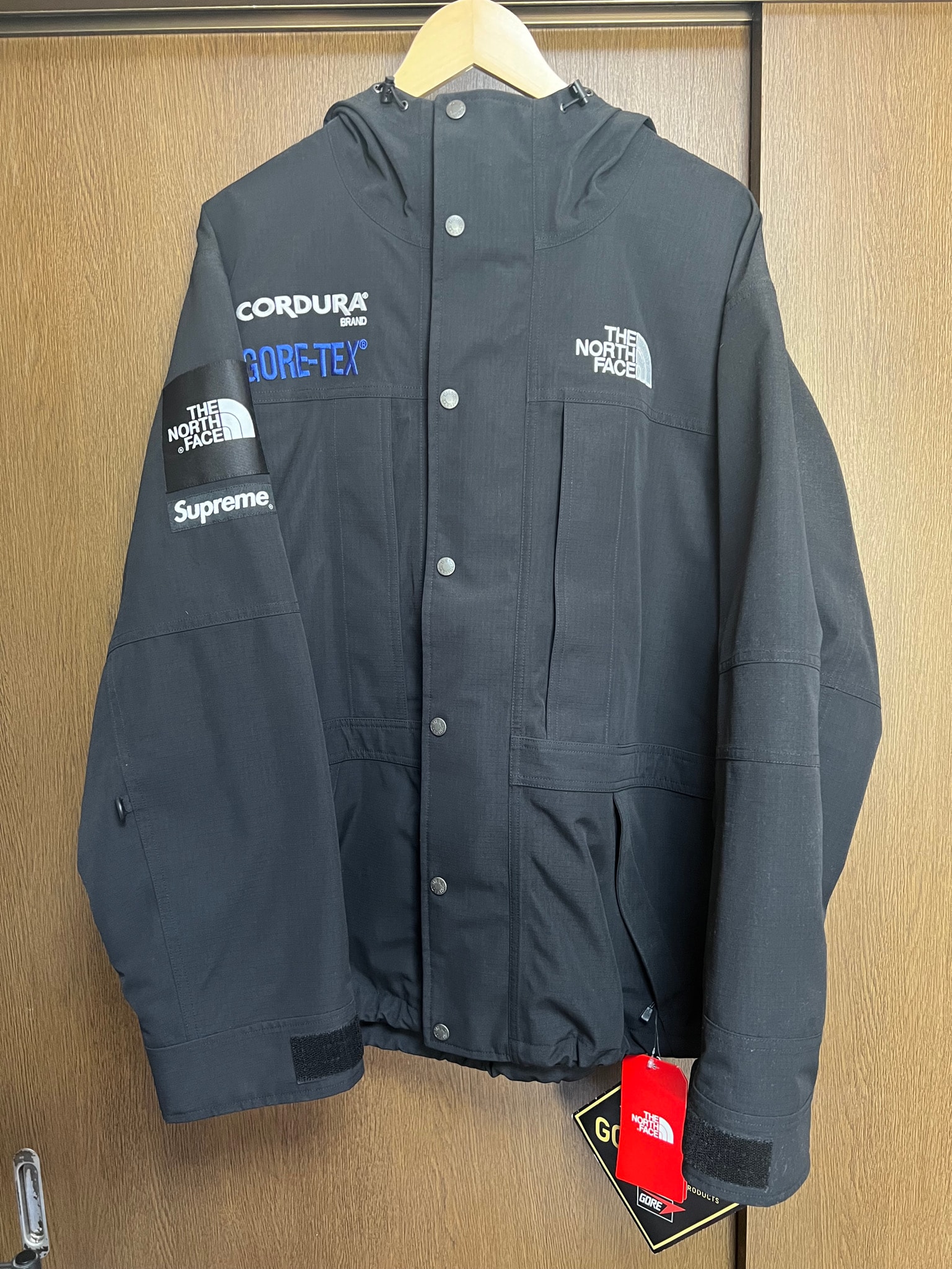 Supreme x The North Face Expedition Jacket "Black"