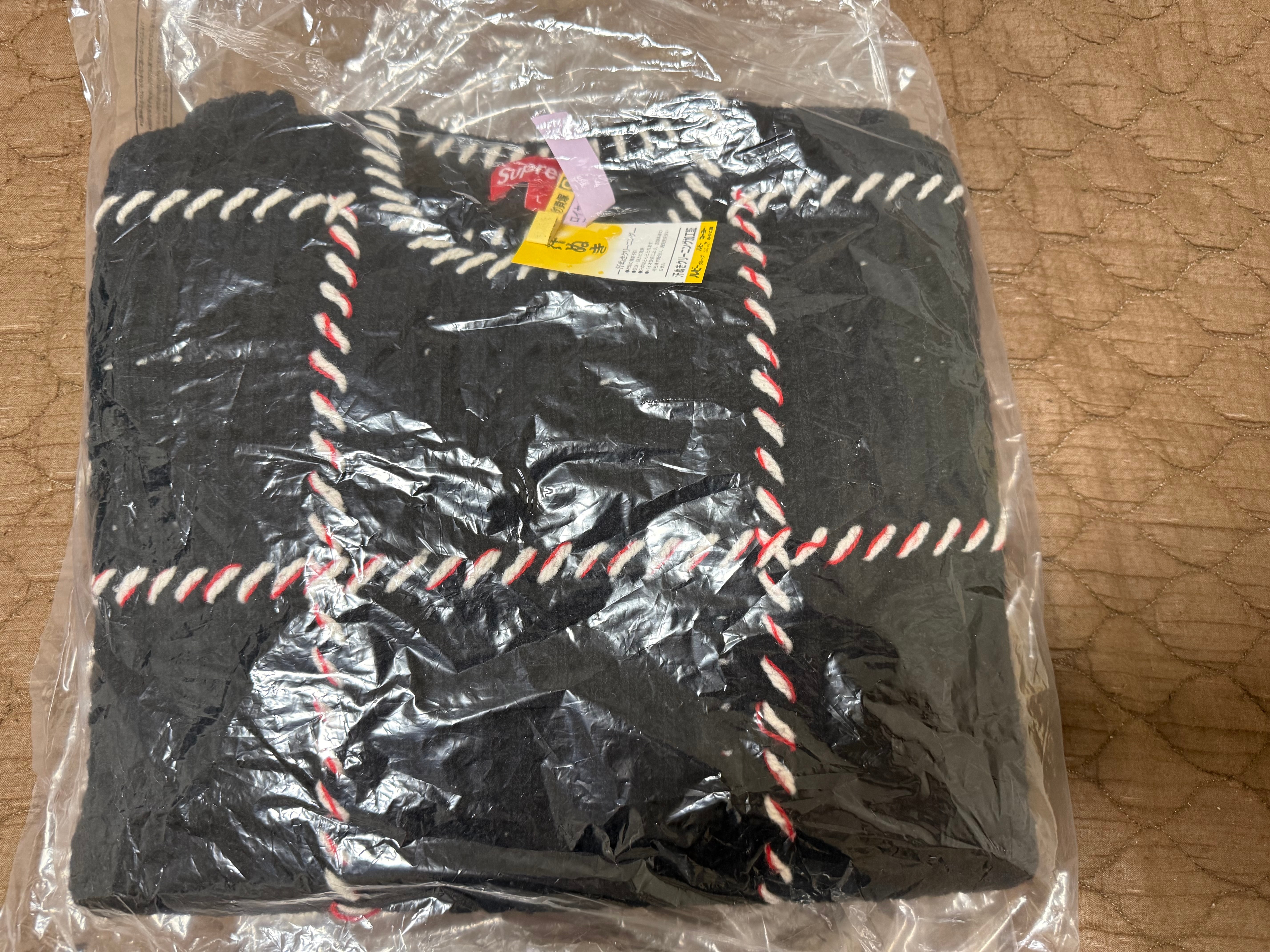 Supreme Quilt Stitch Sweater "Black"