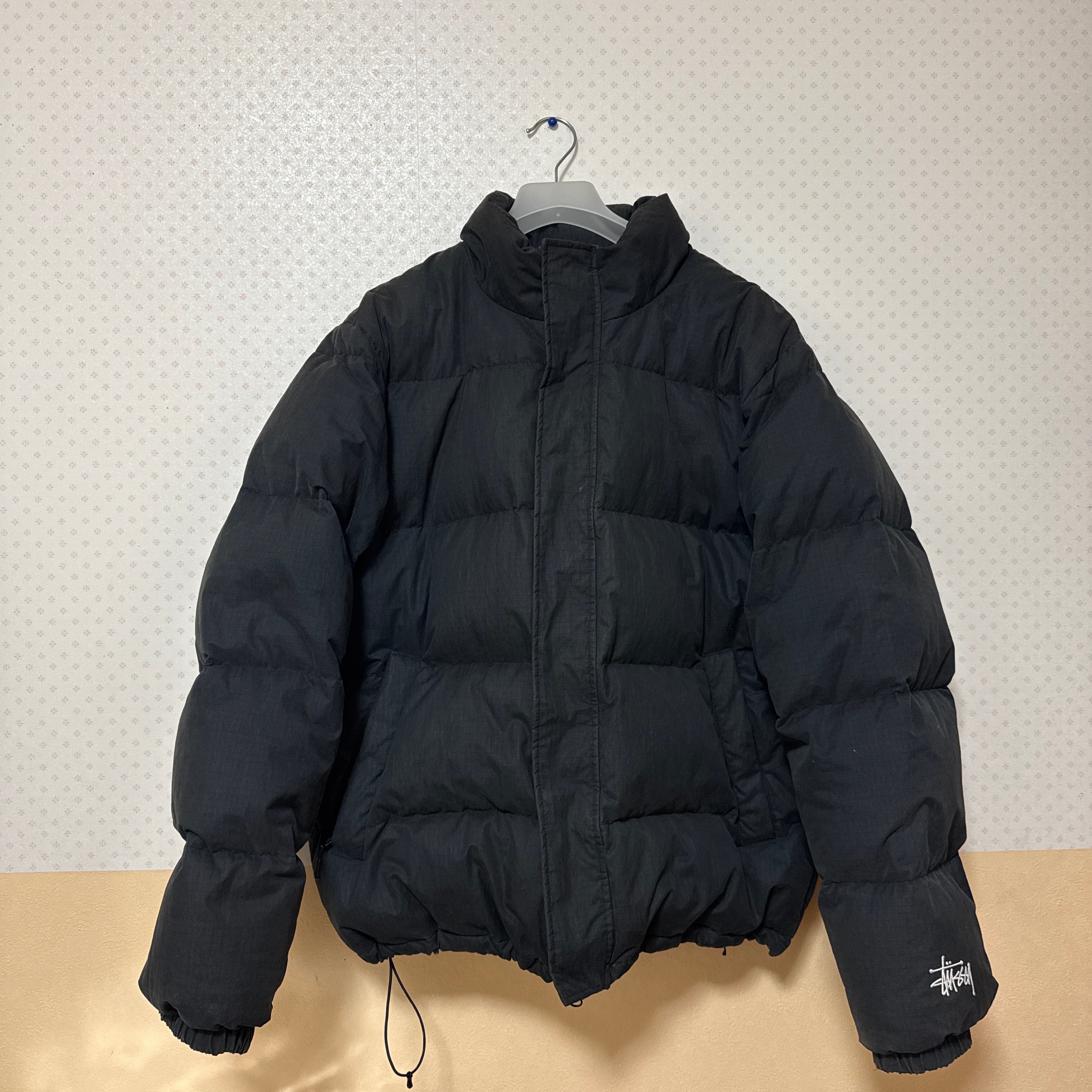 ステューシー リップストップ ダウン パッファー ジャケット "ブラック"