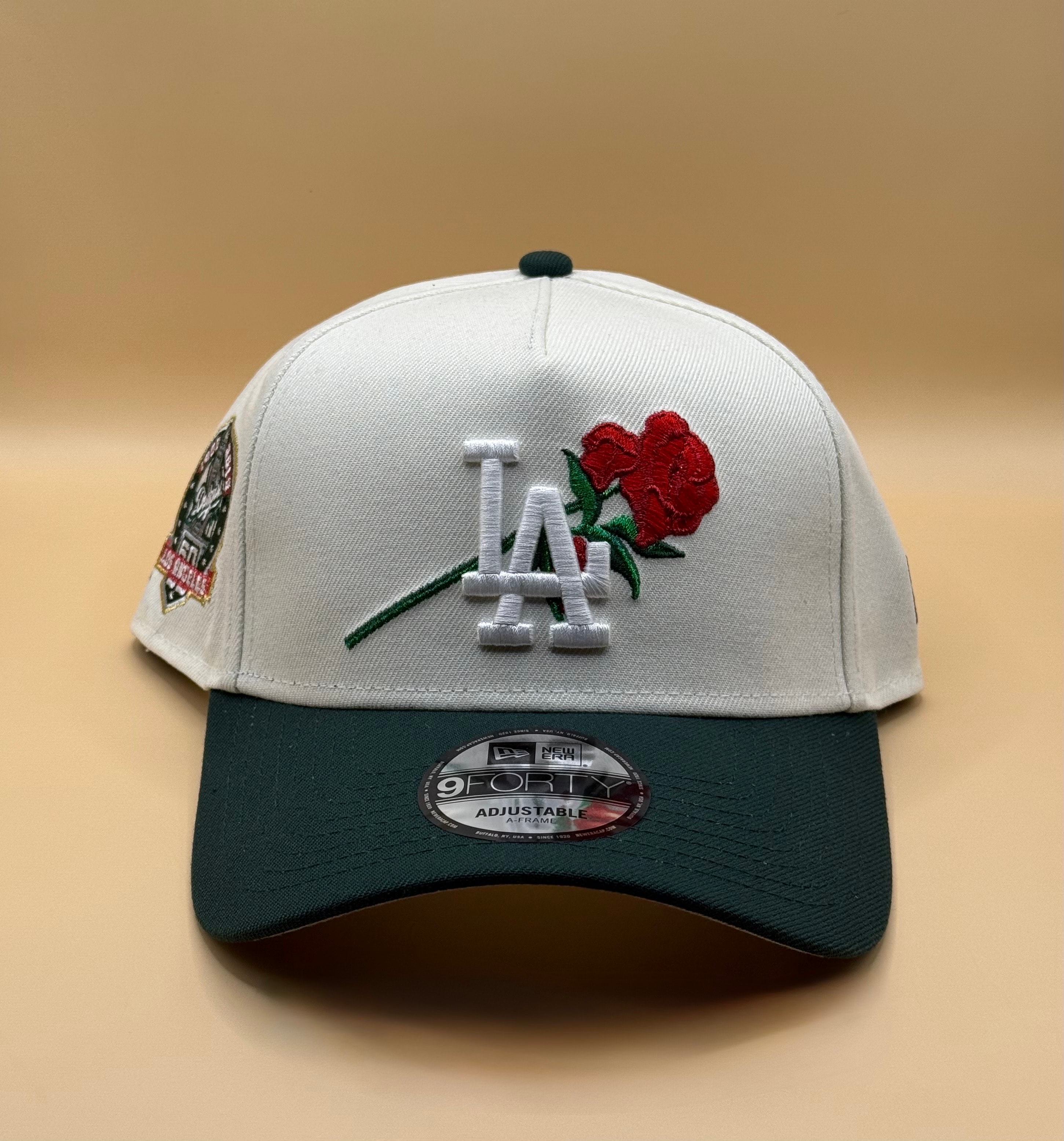 NEW ERA 9FORTY ロサンゼルス・ドジャースホワイト × グリーンローズ刺繍 国内未発売モデル