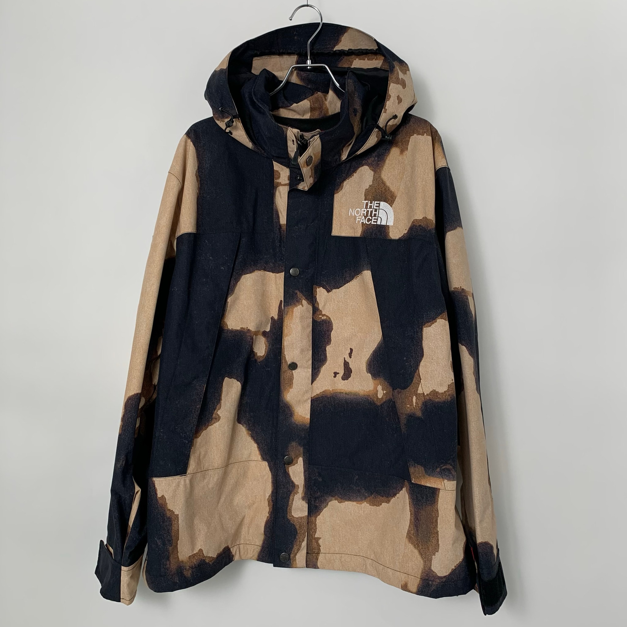 Supreme x The North Face Bleached Denim Print Mountain Jacket "Black"