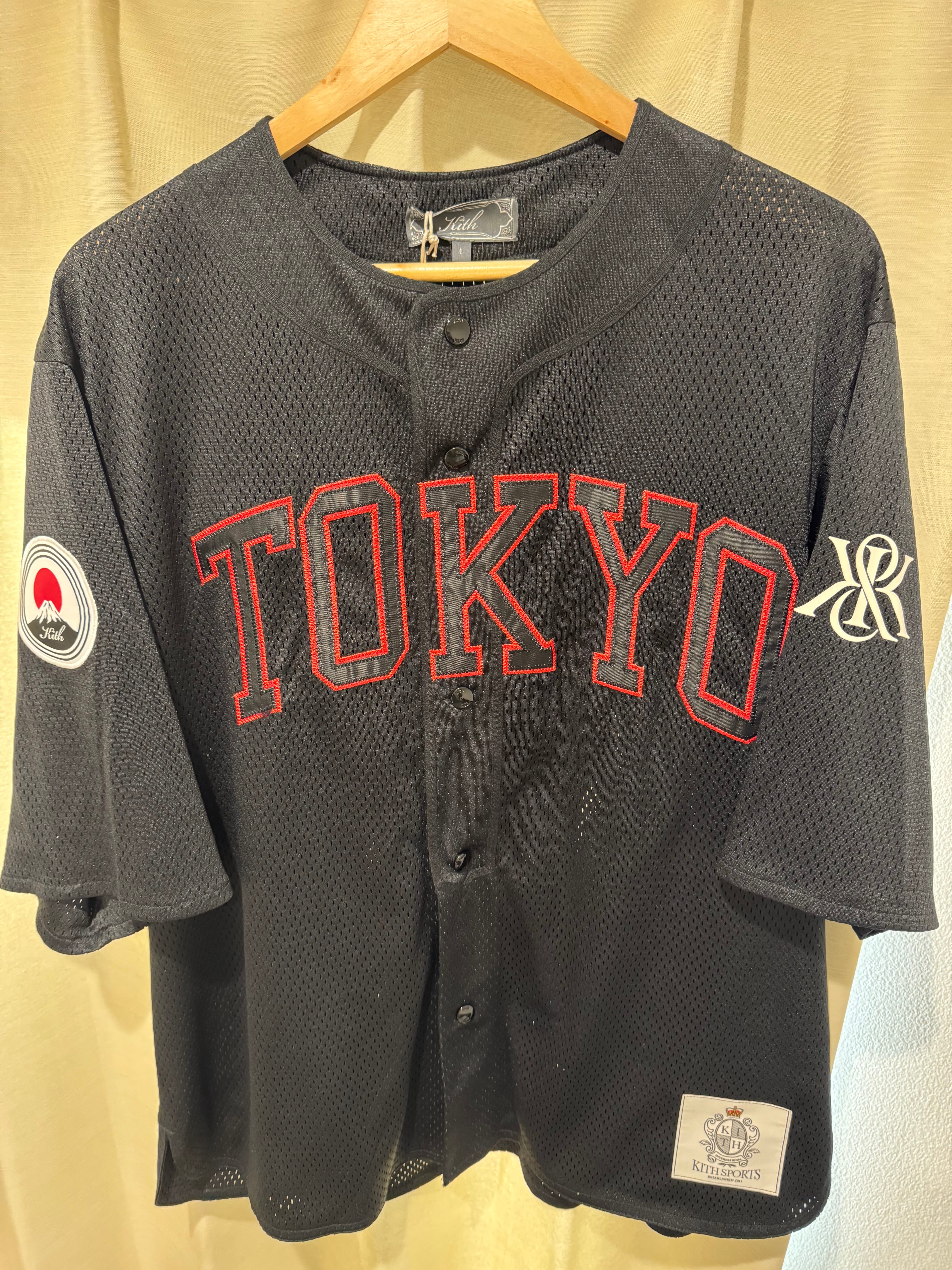 kith東京限定ベースボールシャツ