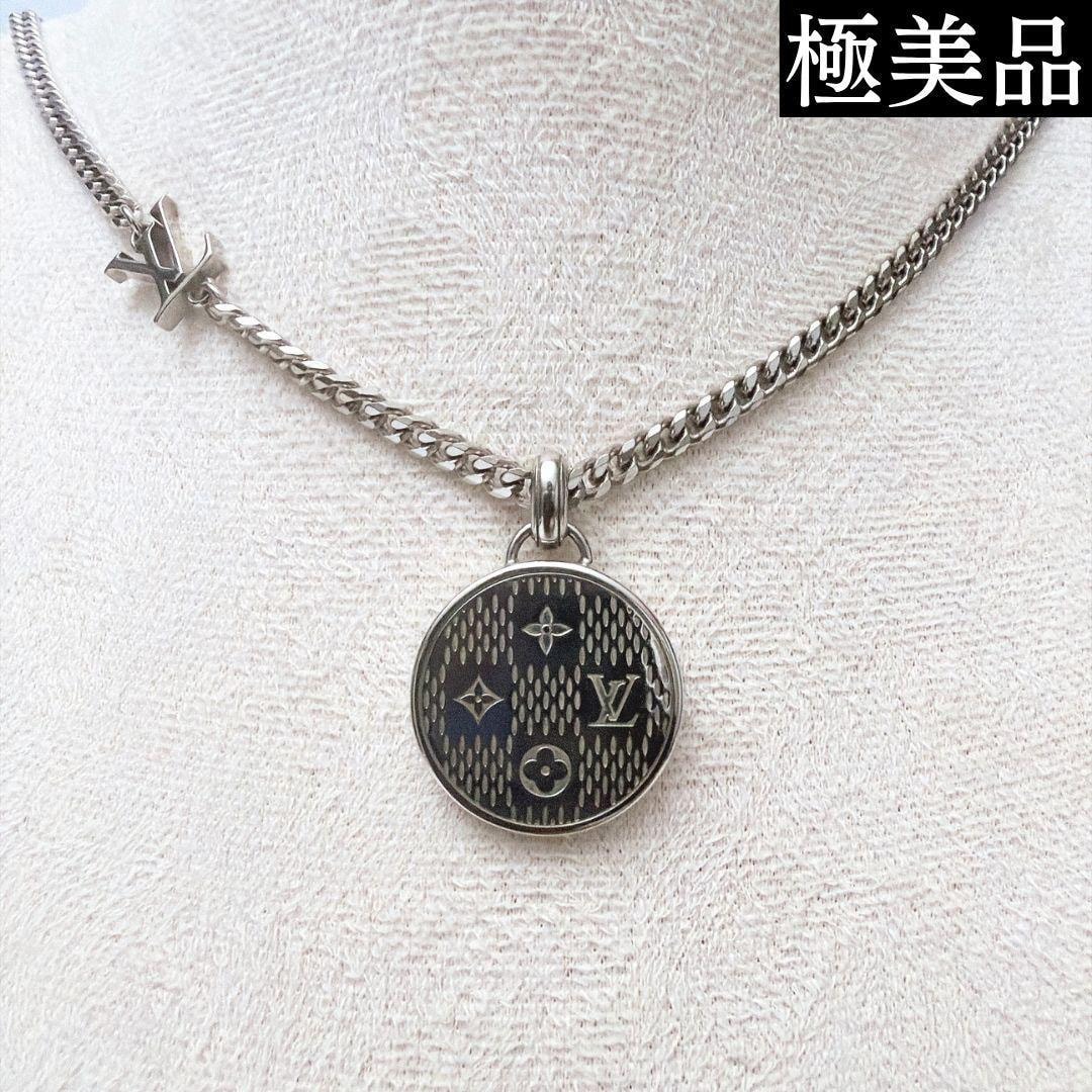 Louis Vuitton Damier Staples Pendant "Silver"