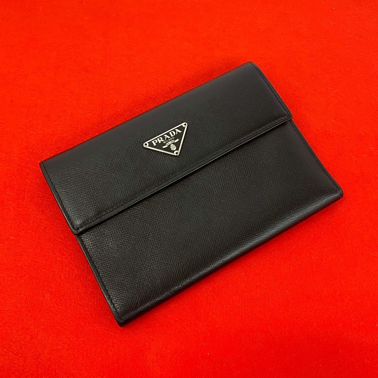 B (目立った傷や汚れなし)】PRADA プラダ 三角ロゴ 金具 レザー 三