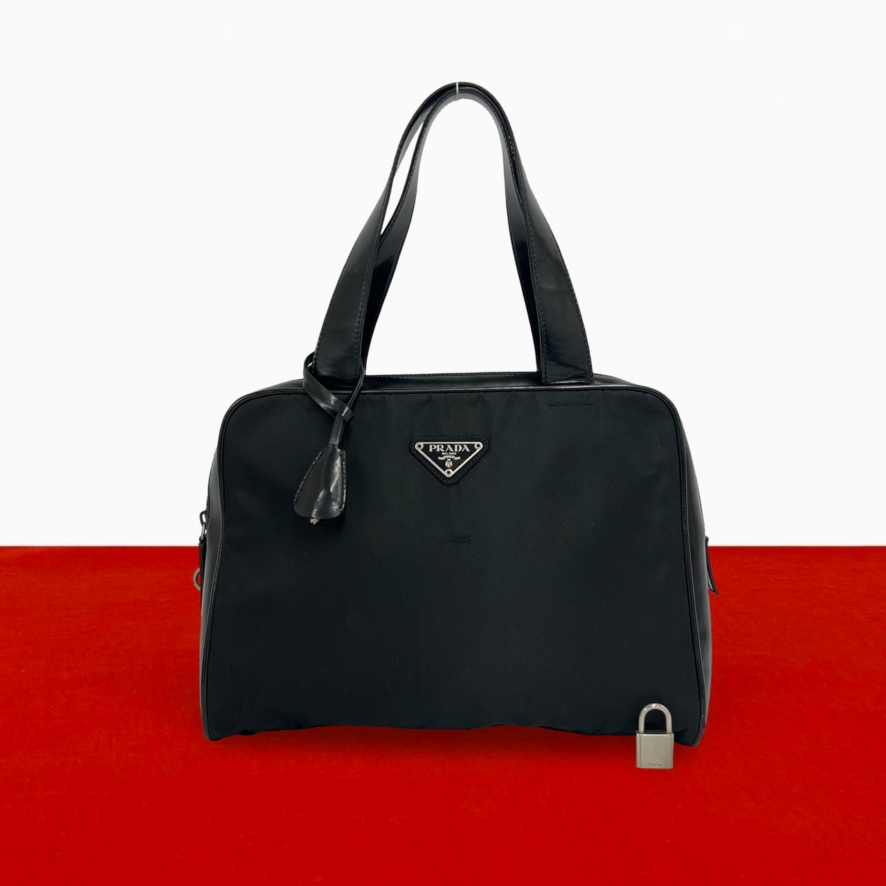 PRADA プラダ 三角 ロゴ 金具 ナイロン パテントレザー ハンドバッグ ブラック
 d16-5