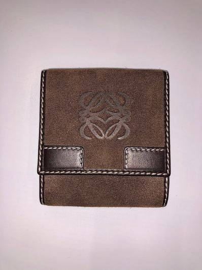 ロエベ 二つ折り財布