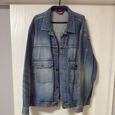 Supreme Distressed Selvedge Trucker Jacket "Washed Indigo"