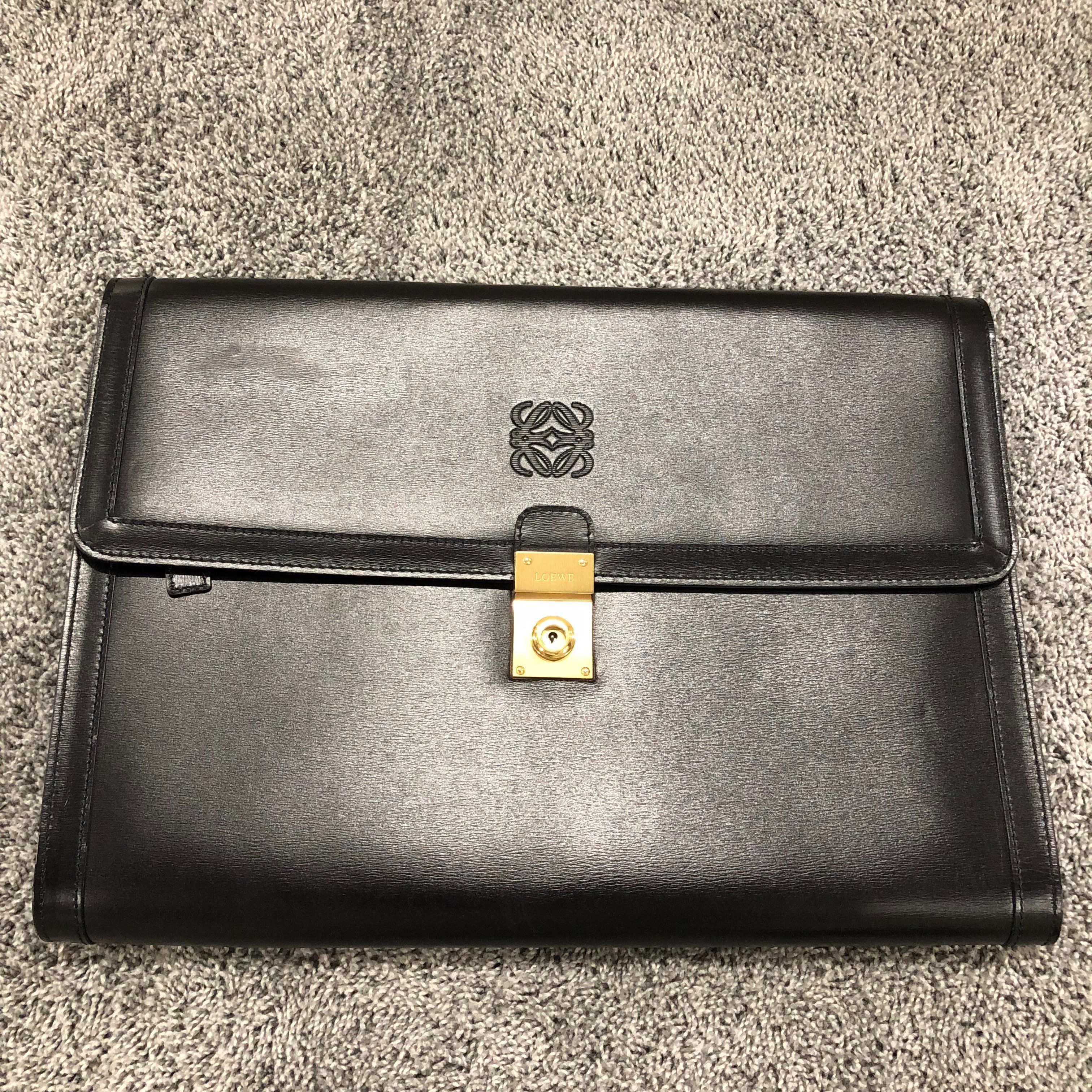 ロエベ クラッチ ブラック