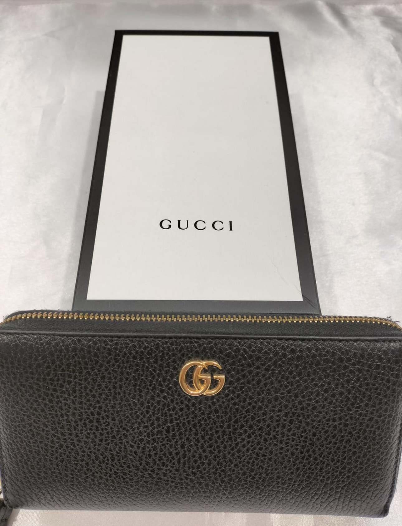 GUCCI Leather Zip Around Wallet "Black"