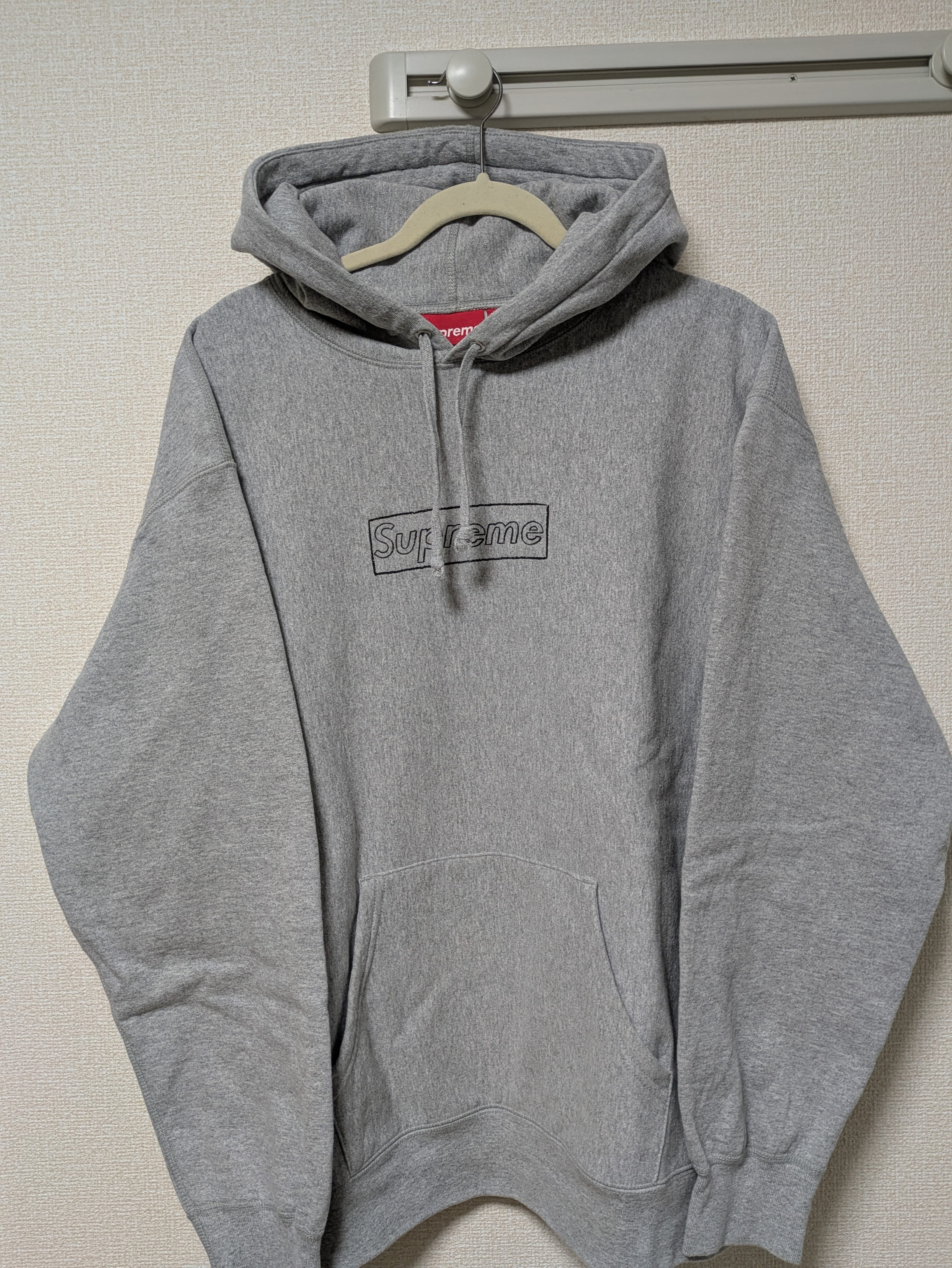 Supreme KAWS Chalk Logo Hooded Sweatshirt "Grey"(2021)