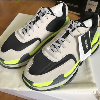 バレンシアガ トリプルエス ダットシューズ