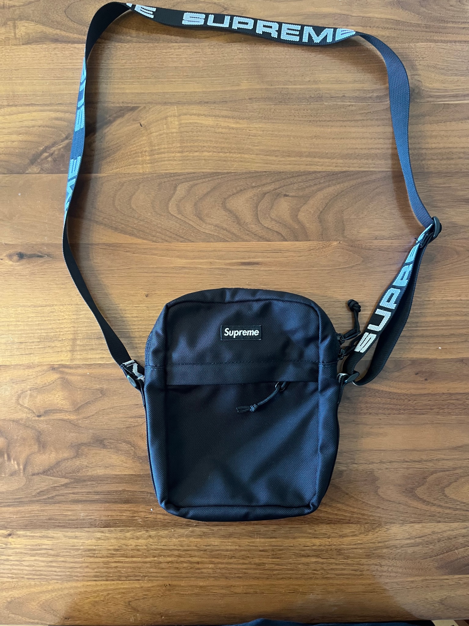 Supreme 18SS Shoulder Bag "Black"