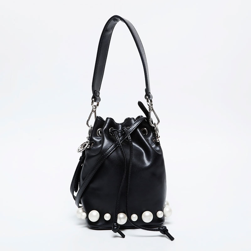 フェンディ FENDI モントレソール レザー パール 2way 巾着 ショルダーバッグ【中古】