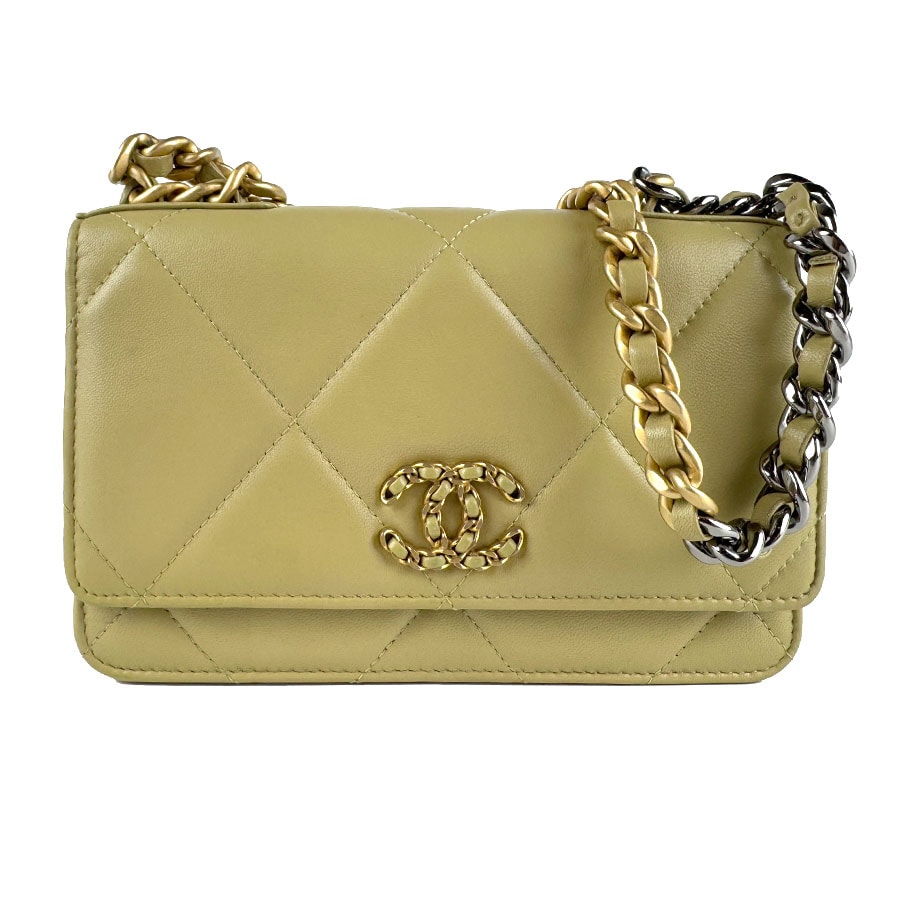 シャネル CHANEL  チェーンウォレット レザー マスタード レディース【中古】 z7699