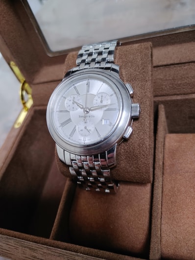 Tiffany マークラウンドクロノグラフ クォーツ