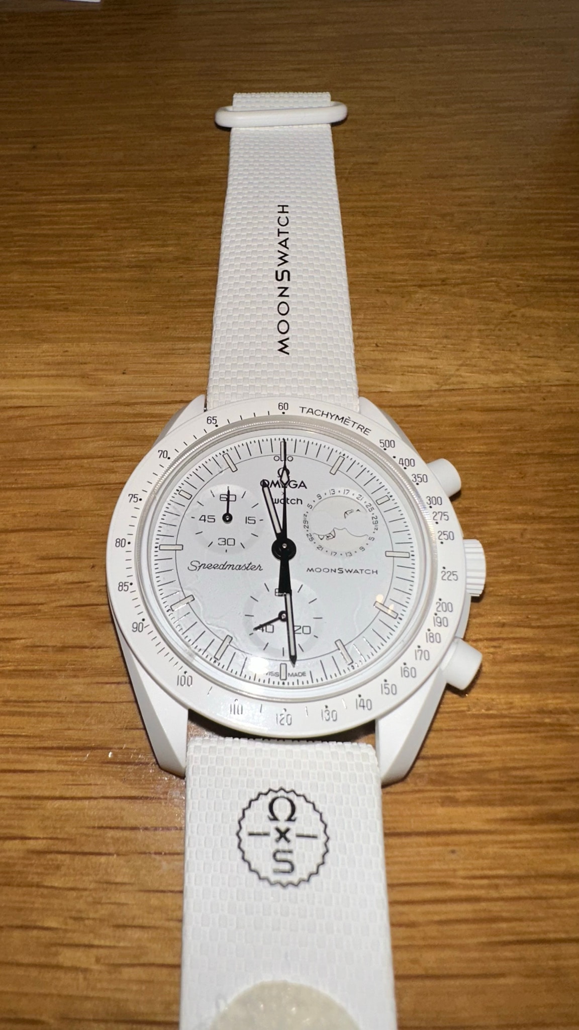 Snoopy x OMEGA x Swatch BIOCERAMIC MoonSwatch Mission To The Moonphase "White" SO33W700