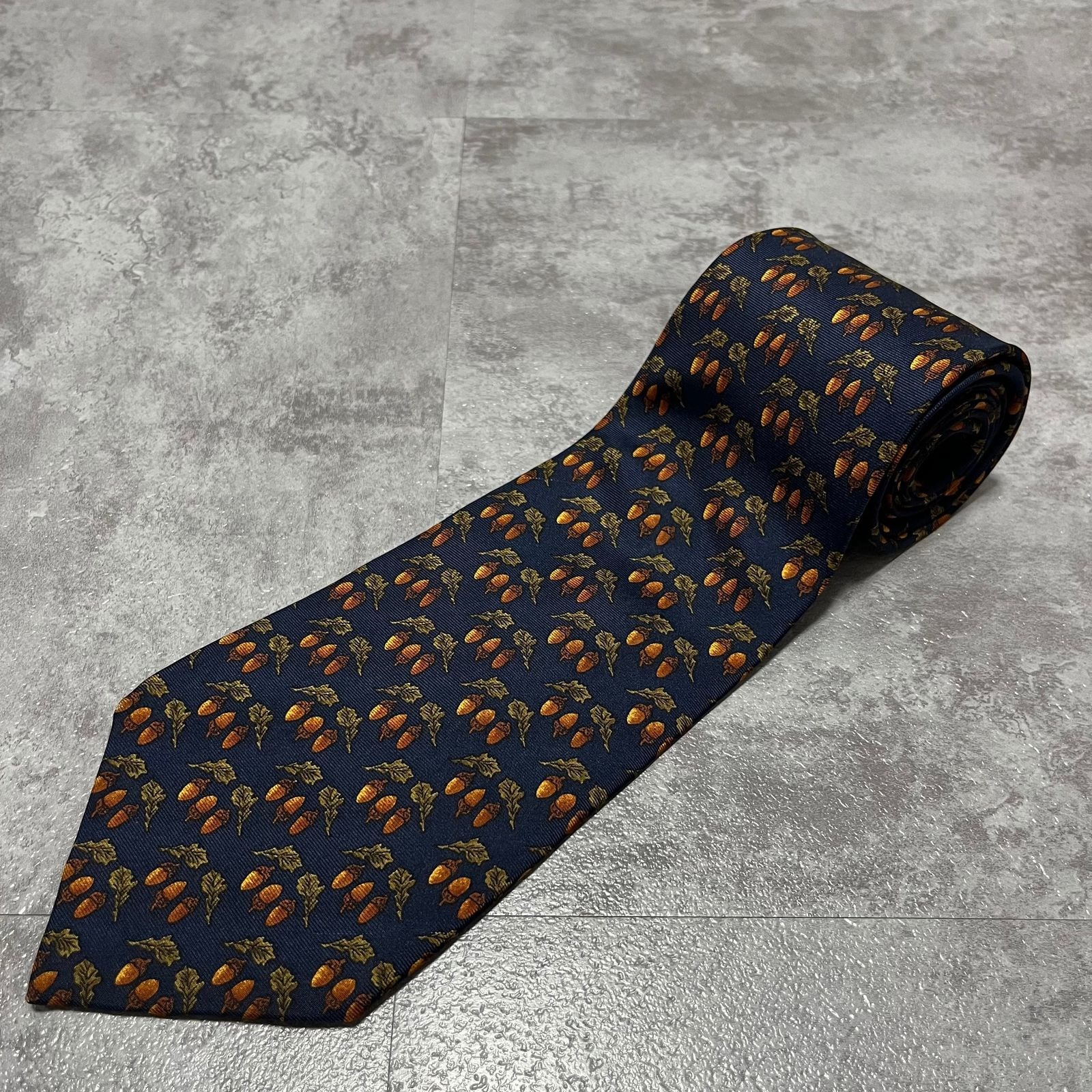 イヴ・サンローラン ネクタイ メンズ