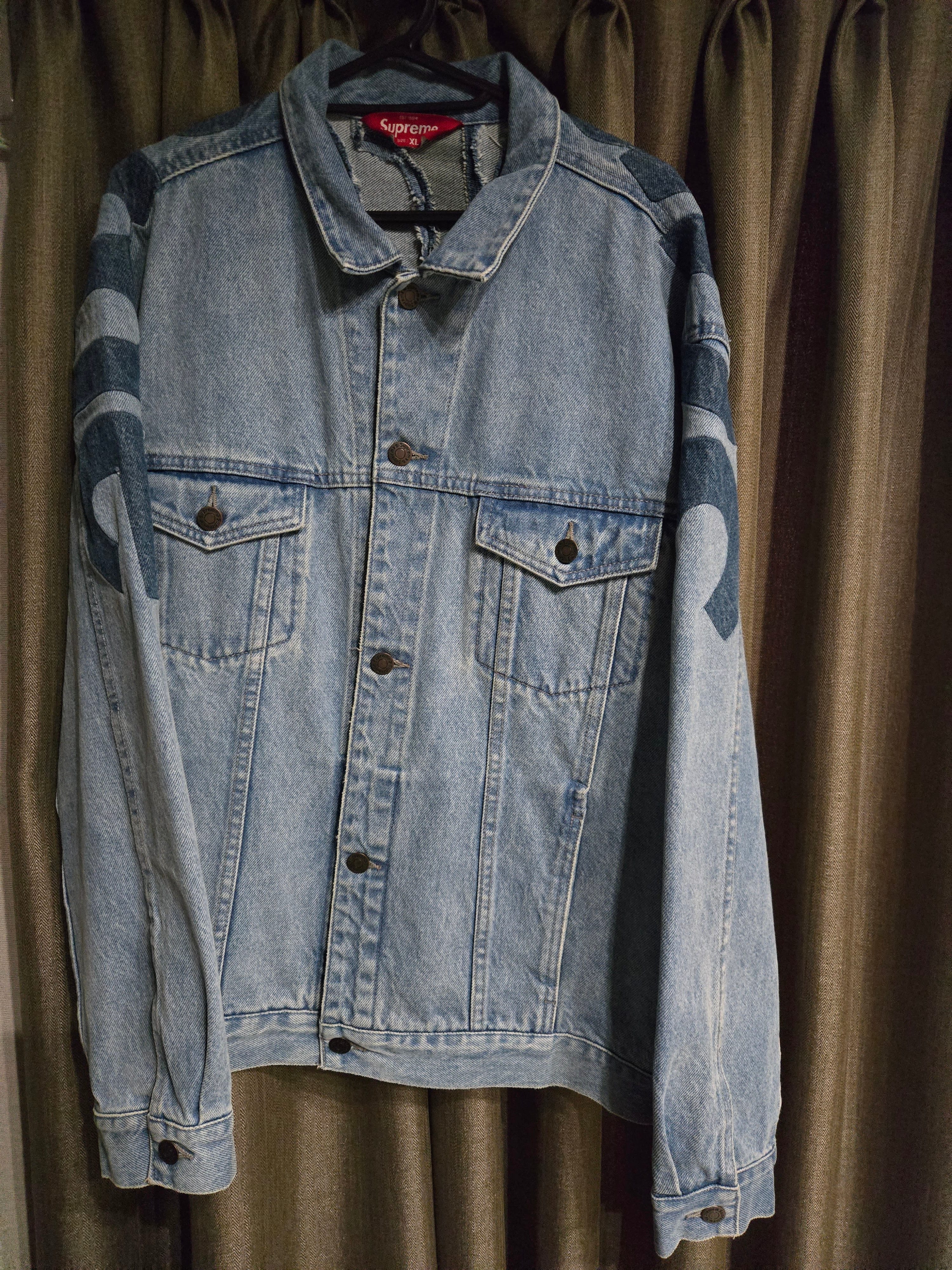 Supreme Inset Logo Denim Trucker Jacket 