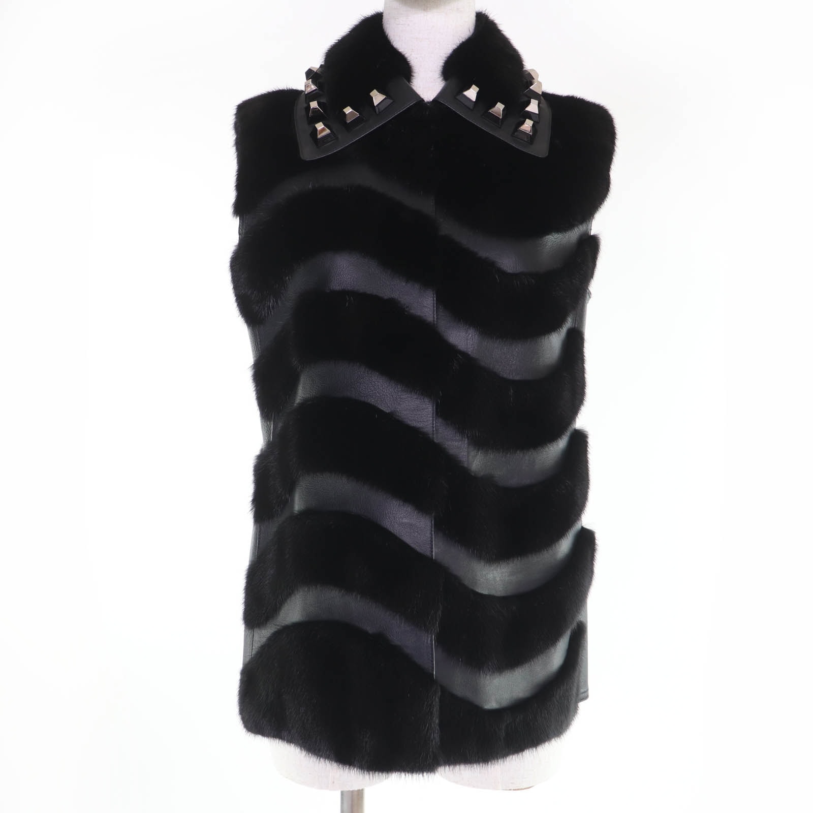 未使用品 フェンディ ベスト ブラック レディース 38 FNH306