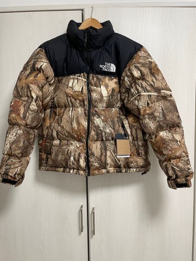 The North Face 1996 RETRO NUPTSE PACKABLE JACKET 海外版 "Leaves"