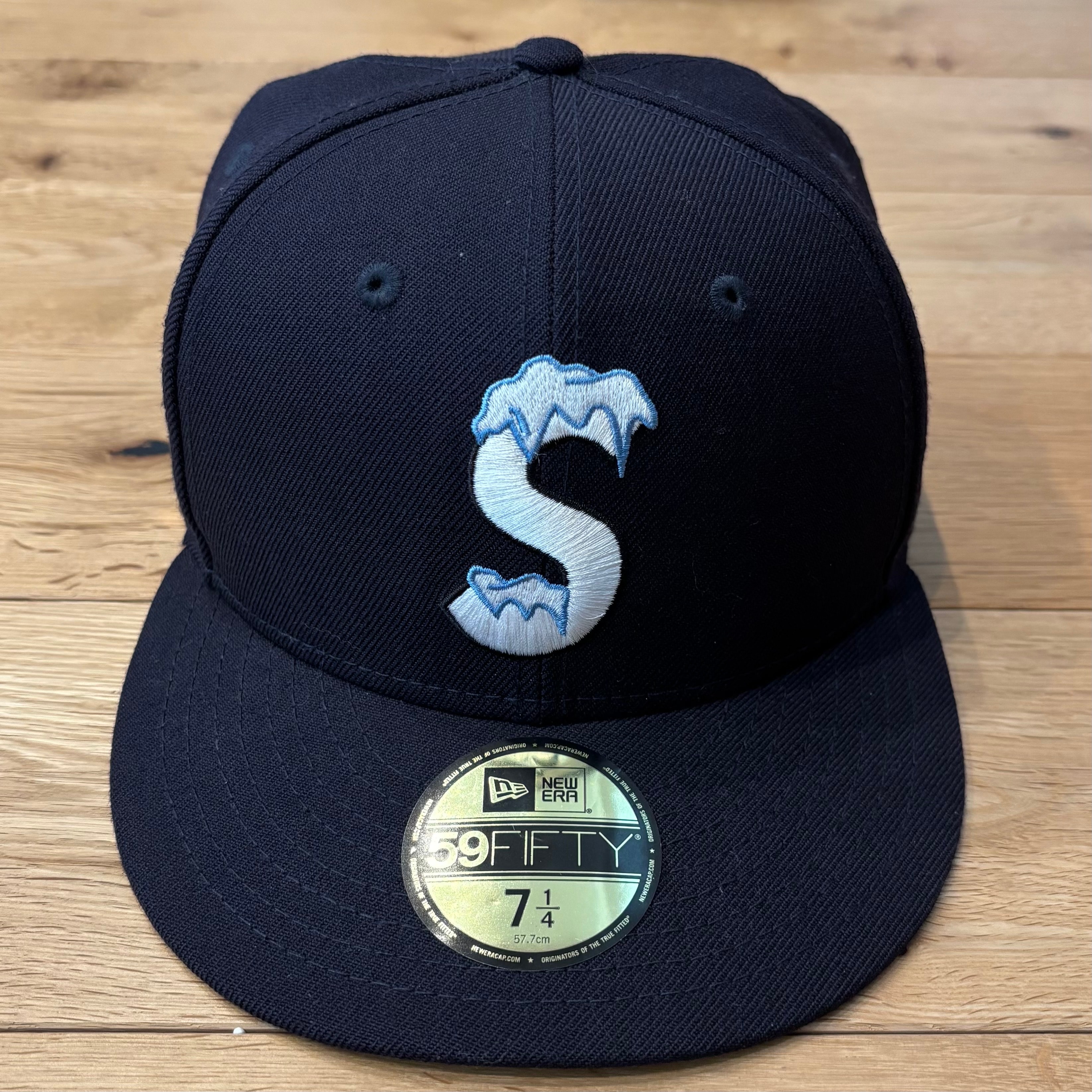 Supreme S Logo New Era® "Navy" (20FW)