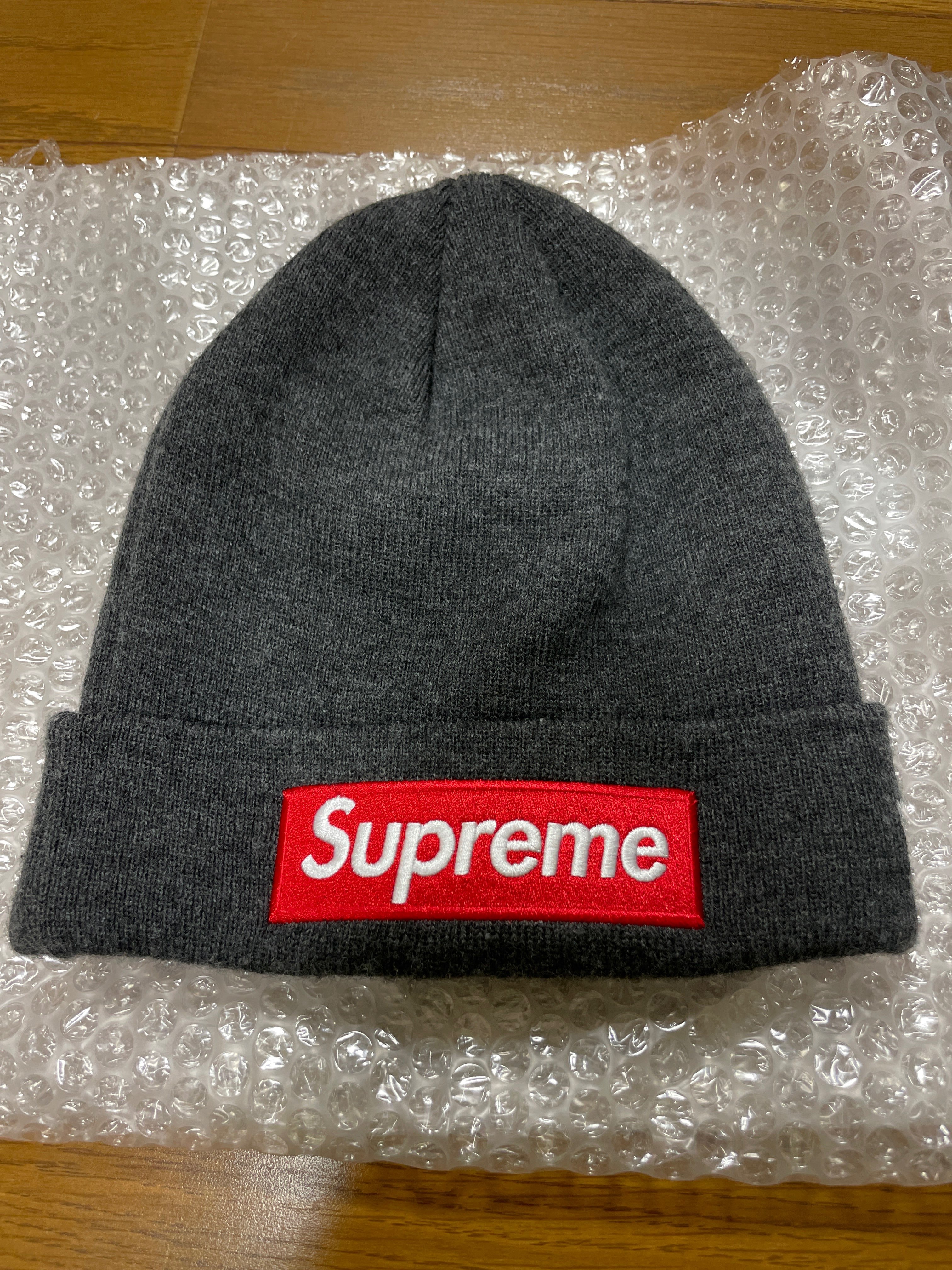 Supreme New Era® Box Logo Beanie "Charcoal" (21FW)