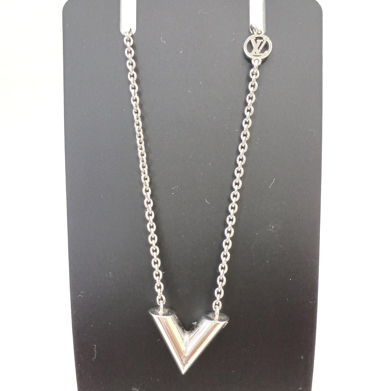 Louis Vuitton Essential V Supple Necklace "Silver"