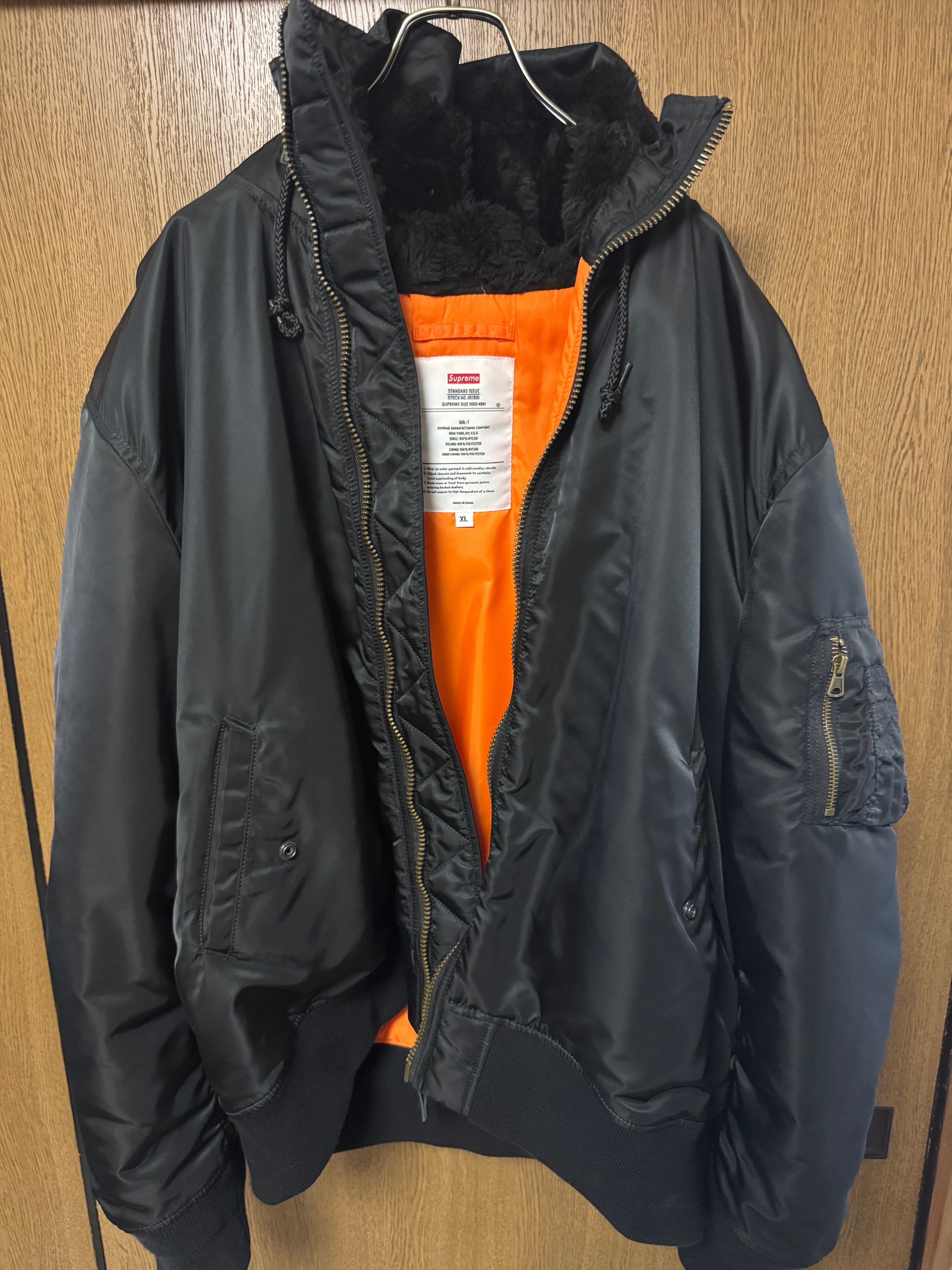 シュプリーム フーディー MA-1 "ブラック"