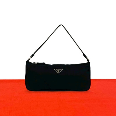 PRADA プラダ 三角ロゴ 金具 ナイロン ハンドバッグ ブラック
31575